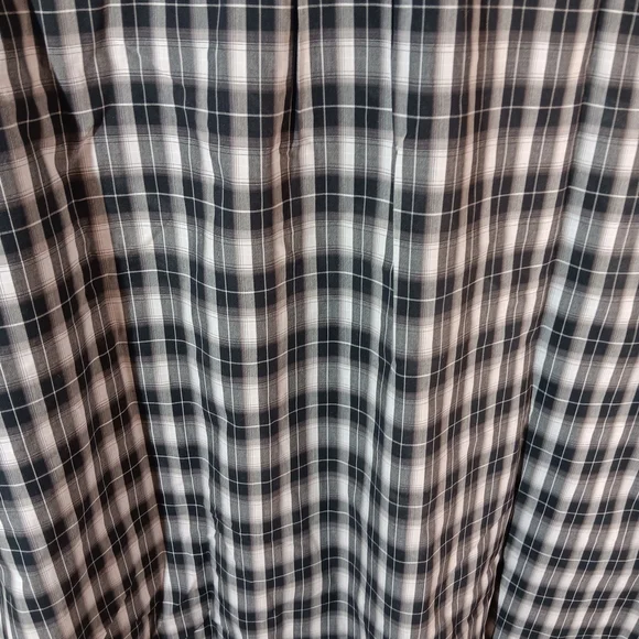 Classic🪞 Black and White Plaid Button-Down Shirt - Picture 5 of 6